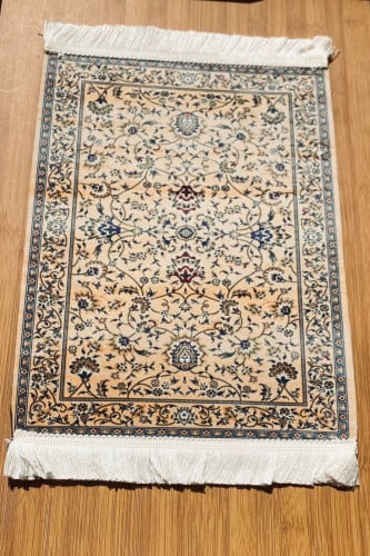 كوستر سجاد للتقديم لون سكري