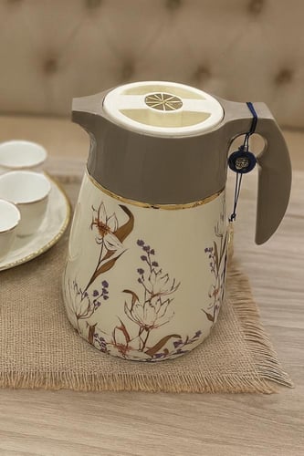 ترمس قهوة بألوان جميلة نص لتر