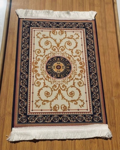 كوستر سجاد للتقديم لون ابيض وبني