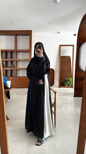 عباية لينا