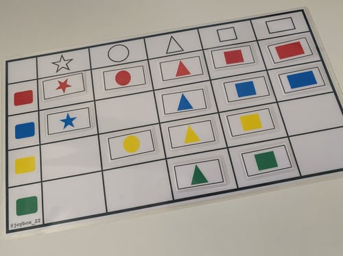 نشاط جدول الأشكال والألوان