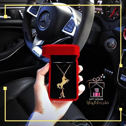 تعليقة سيارة بشكل خيل