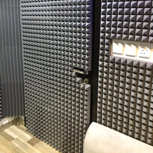 عازل صوت هرمي مخصص للابواب