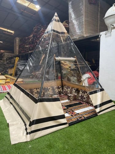خيمه هرميه شامله الأثاث