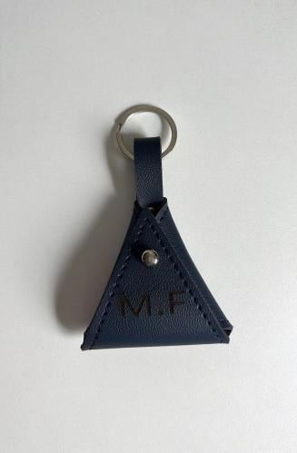 ميدالية جلد كحلي