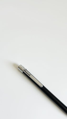 قلم رجالي اسود مطفي