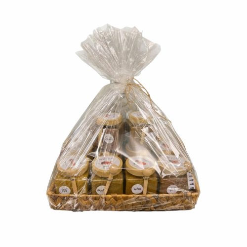 سلة بهارات عباره عن ١٤ نوع بهارات حجم كبير من اختي...