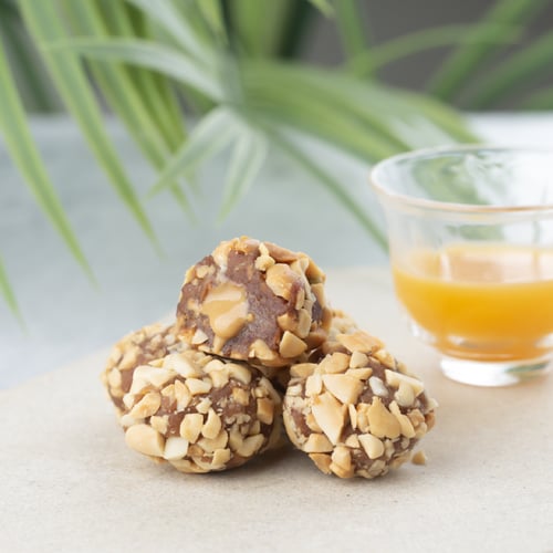 تمرية مكسرات بالطحينة