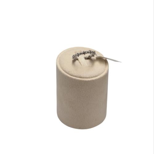 Durika gold ring, 18 karat, weight 1.92