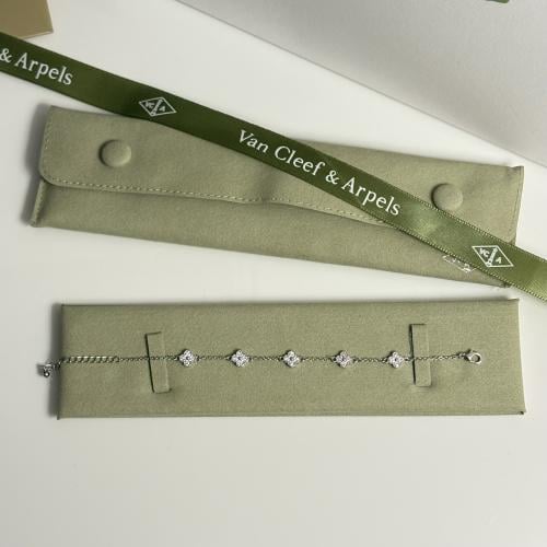 سوار فان كليف ألامبرا 5 وردات صدف