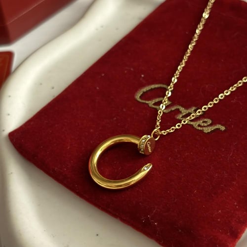 سلسال كارتير مسمار ذهبي ستيل بتصميم المسمار المرصع