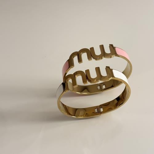 اسوارة MIU MIU