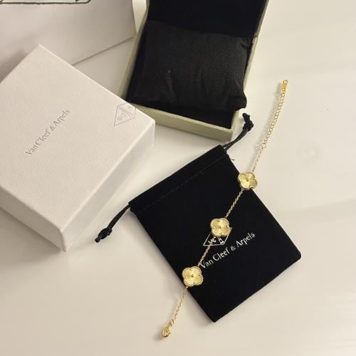 انسيال فان كليف ذهبي