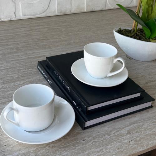 كوب مع الصحن