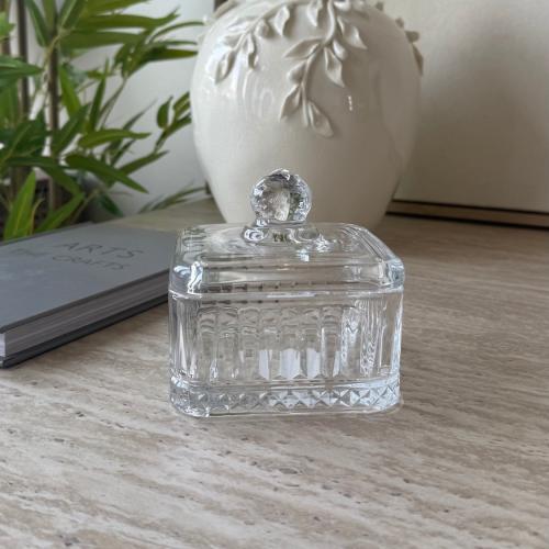 سكريه بغطاء مربع