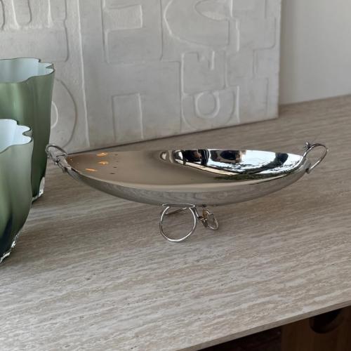 صحن تقديم فضي