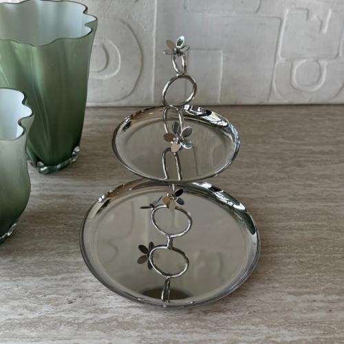 استاند تقديم فضي