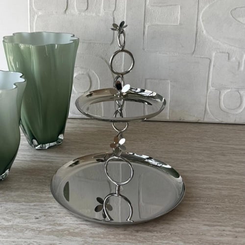 استاند تقديم فضي