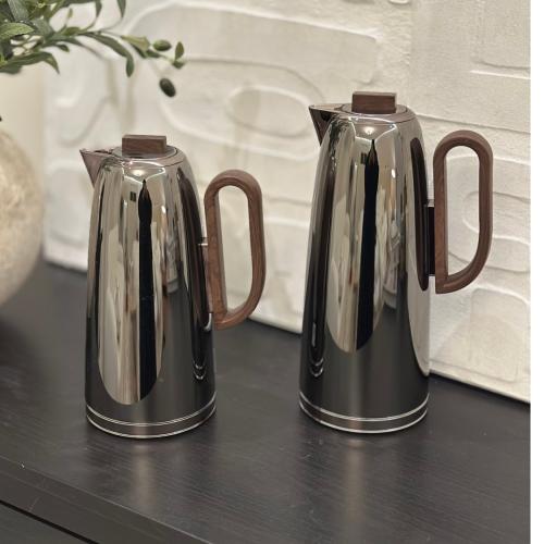 ترمس يد خشبي لامع