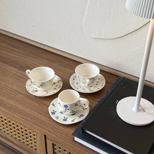 كوب سيراميك مع صحن