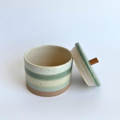 علبة سيراميك بغطاء ملون سماوي