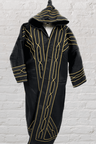 فروة رجالي مخمل أسود شريط ذهبي