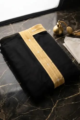 Brothers' mishlah suitable for a graduation bisht,...