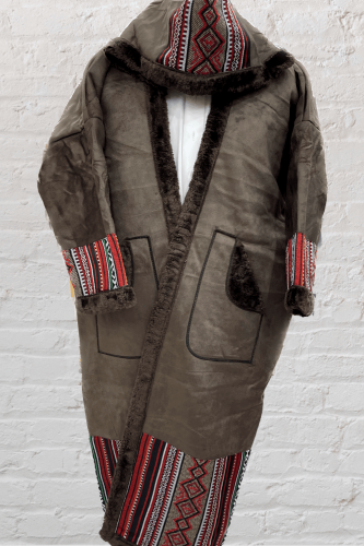 فروة نسائي مخمل بني شريط سدو