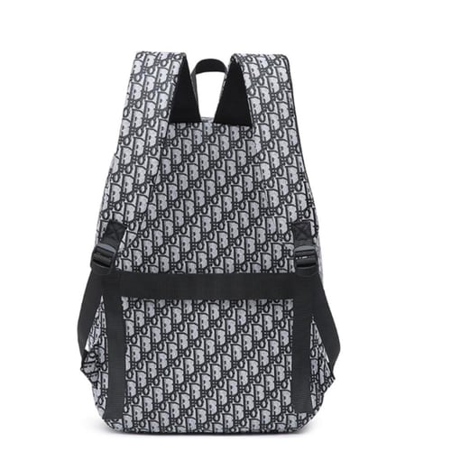 شنطة ظهر أنيقة وعملية