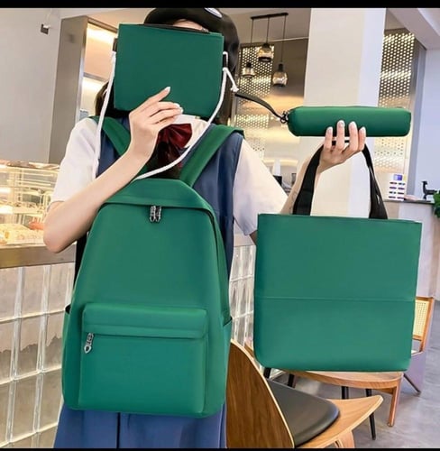 طقم شنطه مدرسيه ظهر 4 قطع- مع امكانيه كتابه الاسم