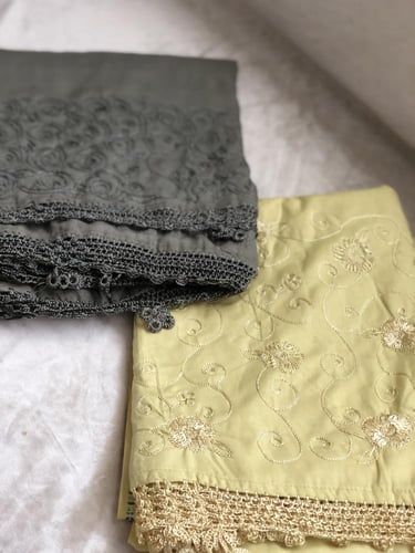 السلامُ على قلبِ أُمي ومَبسم أُمي-تطريز يدوي اطراف...