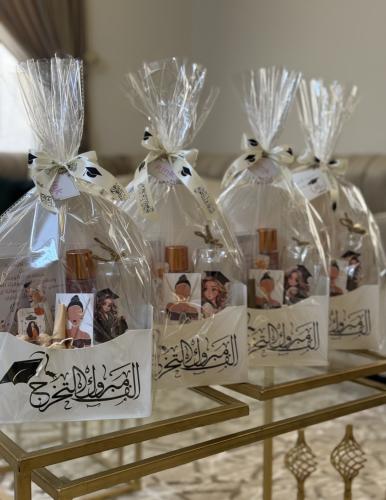 تخرجهم لحظة فخر، وهديتك لازم تكون مثلها