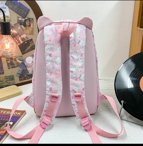 شنطة ظهر أنيقة وعملية