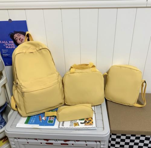 مجموعة شنط ظهر مدرسية من 4 قطع -امكانيه طباعه