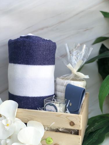 لتحتضنك دائما بدلا عني- شال بطانيه