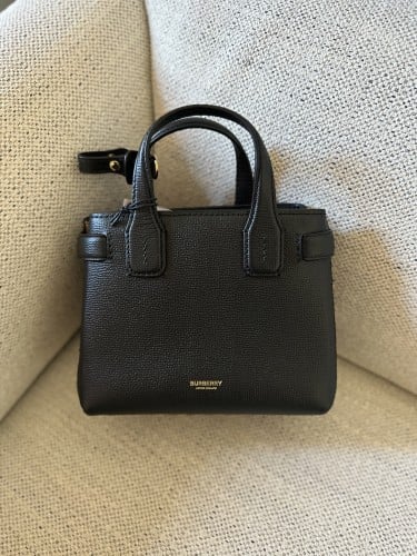 بربري ميني أسود