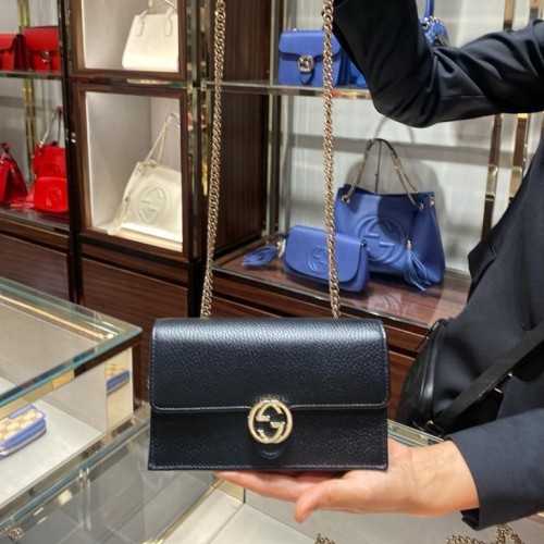 قوتشي كروس اسود