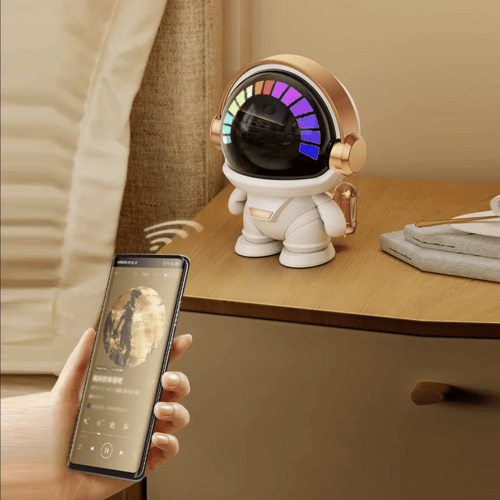 مكبر صوت سبيكر بلوتوث شكل رائدفضاء مع اضاءة RGB ,...