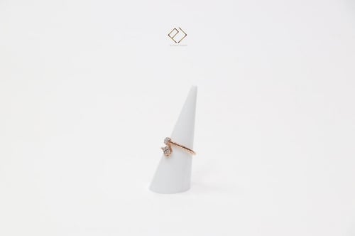 خاتم نسائي ذهب عيار 18 مرصع بالزركون