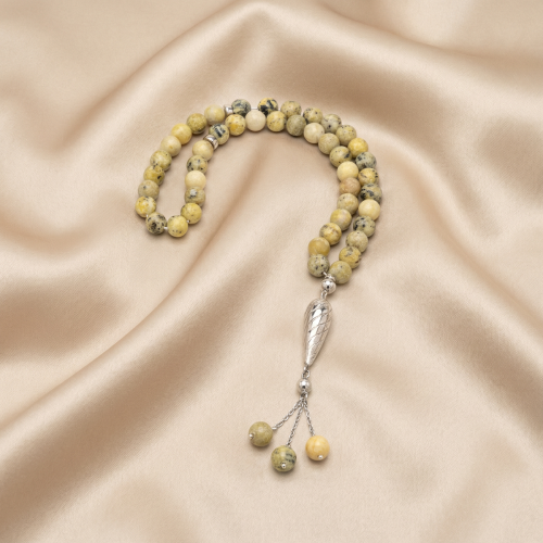 سبحة من حجر طبيعي مميز