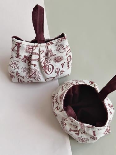 حقيبة بنقوش انجليزية