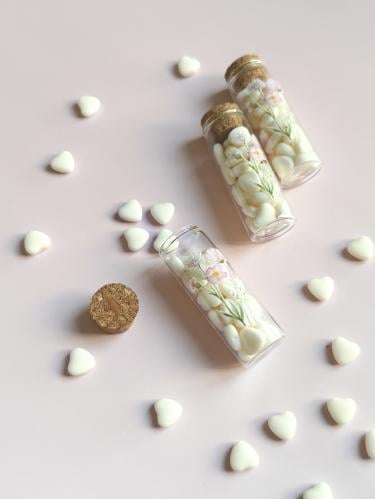 12 حبة - زجاجات حلاوة القلب مع الثيم