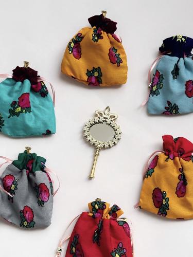 حقائب المرايا الشعبية