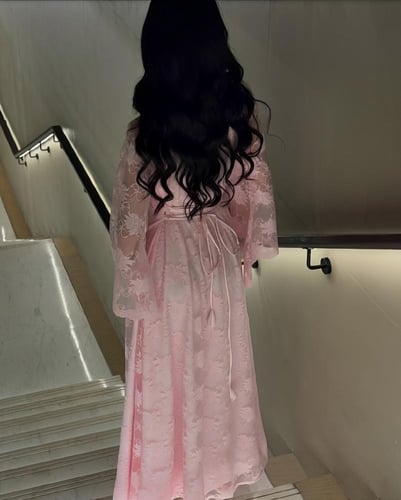 فستان دانتيل وردي