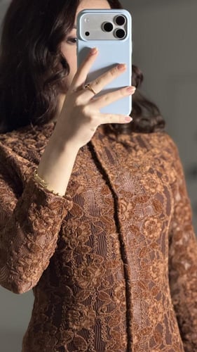 Luna Brown – لونا البني