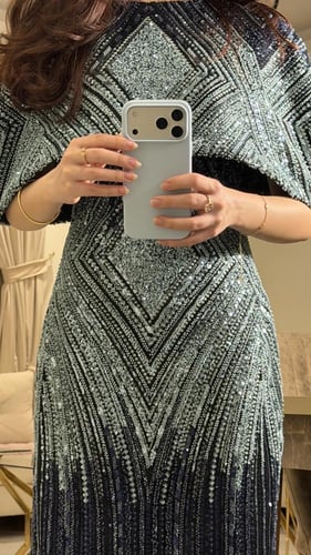 فستان وهج الزمرد النادر