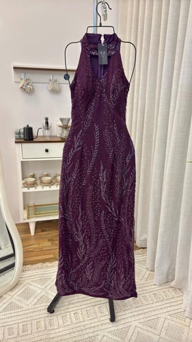 فستان سهرة دانتيل بنفسجي مطرز بترتر لامع