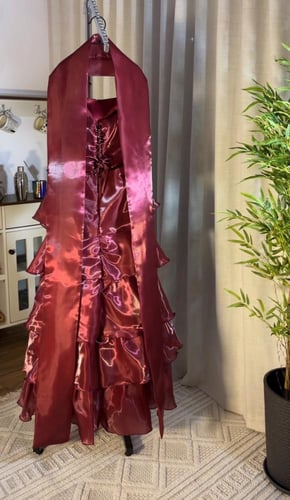 فستان سهرة جازارا لمعة دبل كلوش طبقات مع جيبون وتف...