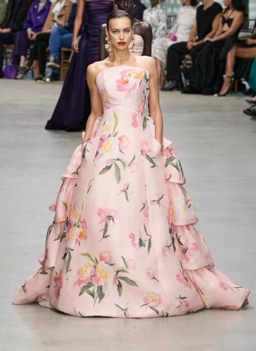 فستان وردي مشجر