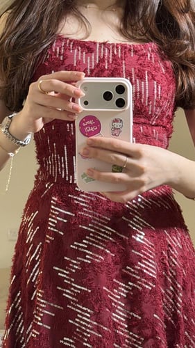 فستان هادئ وأنثوي وفخم جدًا ميدي